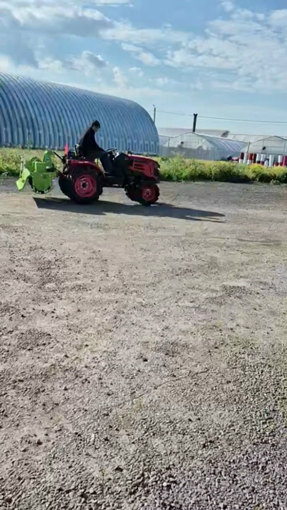 Обработка почвы культиватором и трактором Mahindra OJA 2130 с двигателем Yanmar 30 л.с