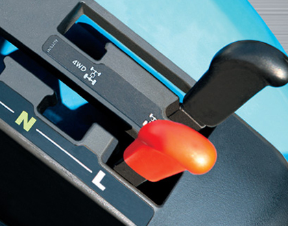 Минитрактор Mitsubishi LS J 27 с кабиной  - Подключаемый полный привод с блокируемым задним дифференциалом