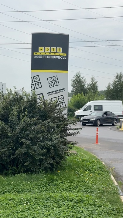Тракторы Kubota и Mahindra в тракторном салоне МКАД 86 км ТЦ Планета Железяка