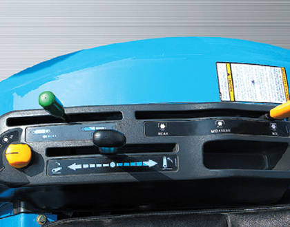 Минитрактор Mitsubishi LS J 27 с кабиной  - Эргономичная система управления