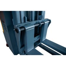 Штабелер самоходный 2,0 т 3,5 м XILIN CDD20K-EN с раздвижными вилами (с платформой) - изображение 9