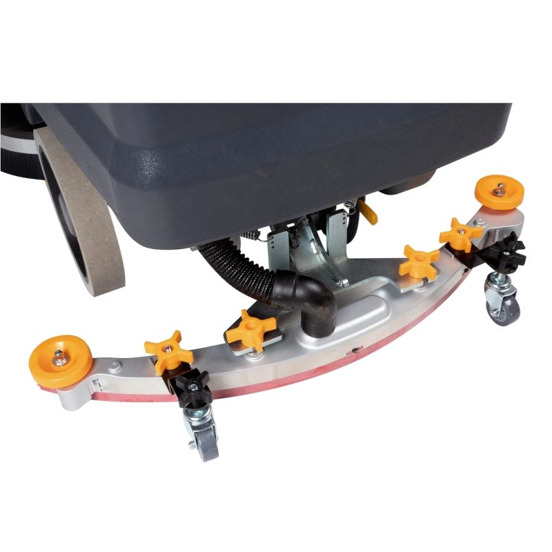 Поломоечная машина с местом оператора Chancee K70 Double brush с гелевыми АКБ (113 а/ч при С5) - изображение 5