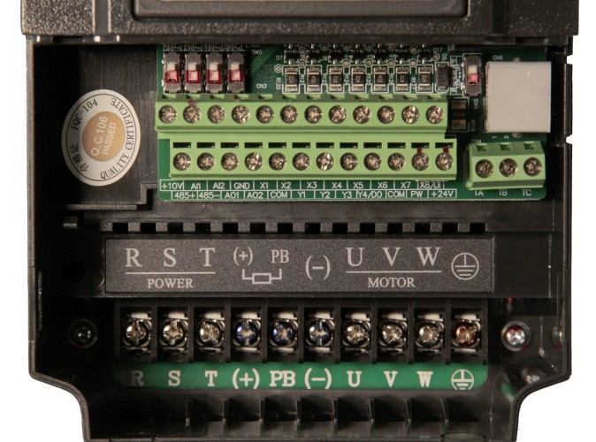 Частотный преобразователь ESQ 600-4T0015G/0022P 1.5/2.2квт 380в-460в 08.04.001000 - изображение 3