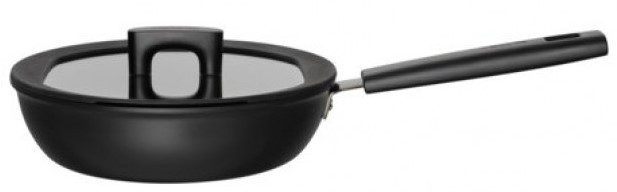 Cотейник FISKARS 1052230 с крышкой 24 см/2,2л