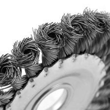 Щетка для УШМ Denzel 125 мм Плоская, крученая нержавеющая проволока 0.5 мм, посадка 22.2 мм - изображение 7