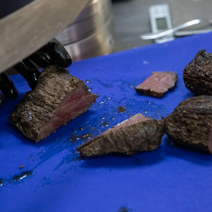 Доска разделочная 530х325х18 мм синяя пластик - изображение 4