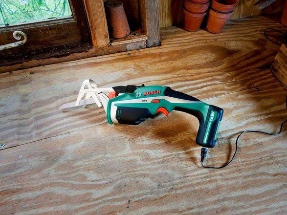 Электроножовка аккумуляторная BOSCH Кео 10,8 Li 0600861900 - изображение 2