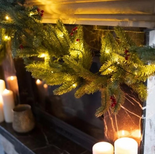 Еловый шлейф Neon-Night с ягодами и гирляндой 1,8 м 30 LED 307-113 - изображение 3