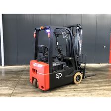 Электропогрузчик трехопорный переднеприводный EP CPD18TVL 4800 мм - изображение 11