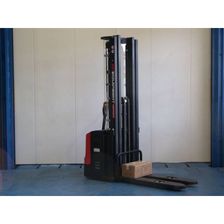 Электрический штабелер EP ES16-16WA 4800 мм Li-ion - изображение 10