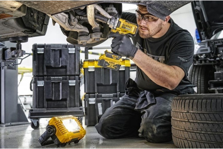 Фонарь аккумуляторный DeWALT DCL 077 без АКБ и ЗУ DCL077-XJ - изображение 4