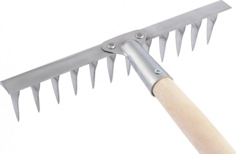 Грабли из нержавеющей стали СИБРТЕХ 14 зубьев витые с черенком 61760 61760