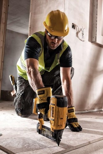 Гвоздезабивной пистолет аккумуляторный DeWALT DCN 680 N без АКБ и З/У DCN680N-XJ - изображение 2