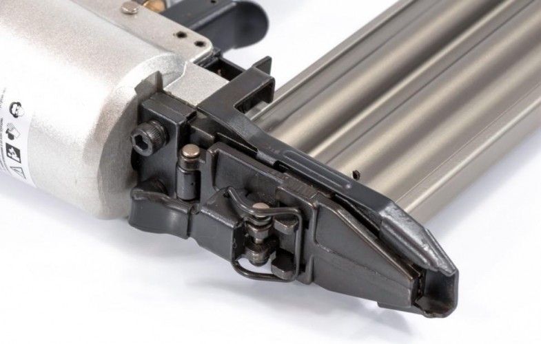 Гвоздезабивной пистолет пневматический MATRIX 10-50 мм 57410 - изображение 3