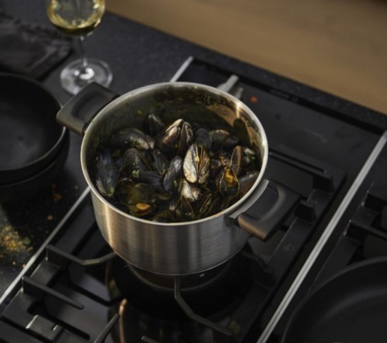 Кастрюля FISKARS 1052240 3,5л/20см, с крышкой - изображение 5