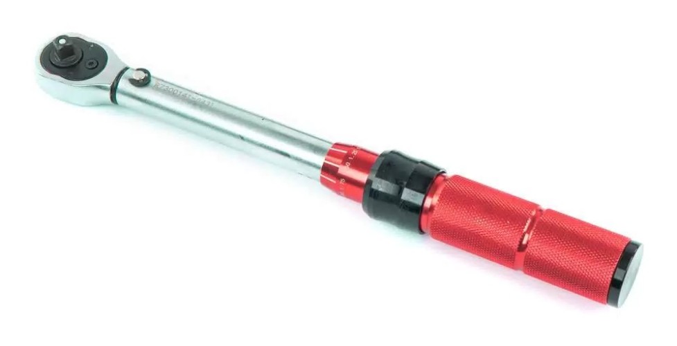 Ключ динамометрический ARNEZI R7300141 1/4 5-25 Hм, 72 зуба, в кейсе