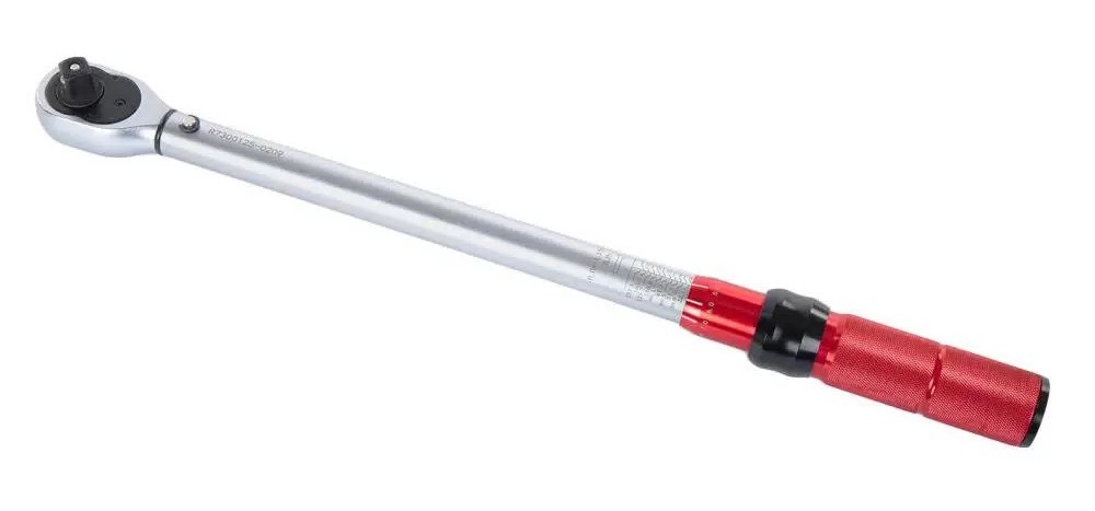 Ключ динамометрический ARNEZI R7300125 1/2 20-210 Hм, 72 зуба, с принадлежностями в кейсе