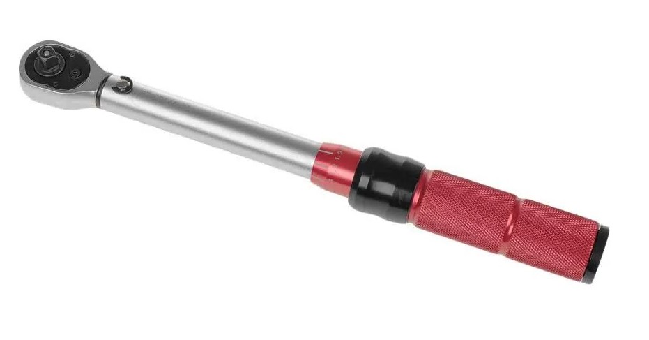 Ключ динамометрический ARNEZI R7300146 1/4 2-24 Hм, 72 зуба, с принадлежностями в кейсе