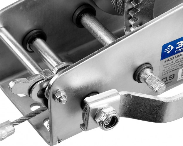 Лебедка барабанная ЗУБР Профессионал тяговая, тросовая, 0,9 т, 8 м 43113-0.9_z01 - изображение 3