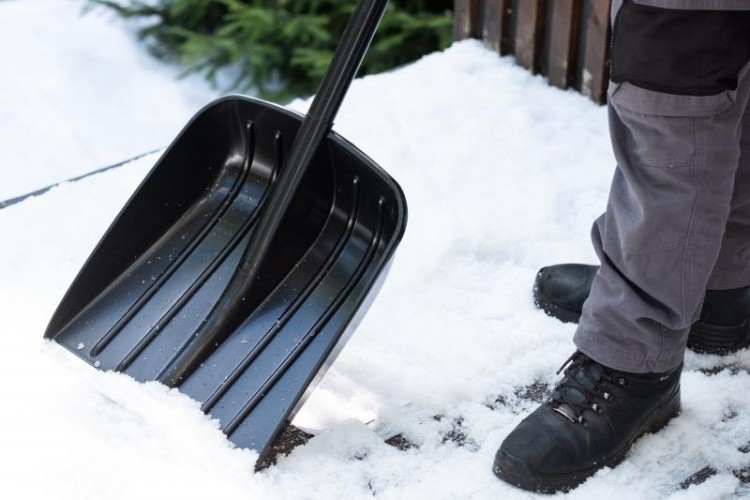 Лопата для уборки снега PLANTIC 12004-01 Snow с алюминиевым черенком 12004-01 - изображение 3