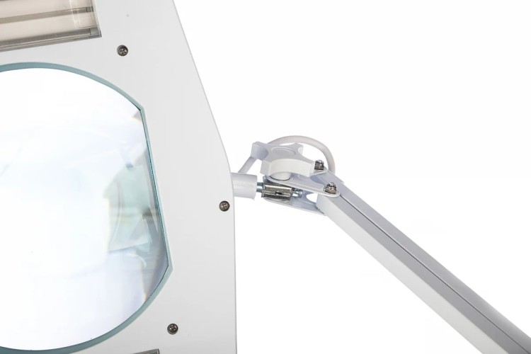 Лупа REXANT 31-0111 на струбцине квадратная 5D с подсветкой, 150х180мм - изображение 3