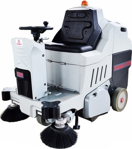 Машина подметальная Bennett Tornado 700bd (Li-ion 300A) с местом оператора BNT93020-li300