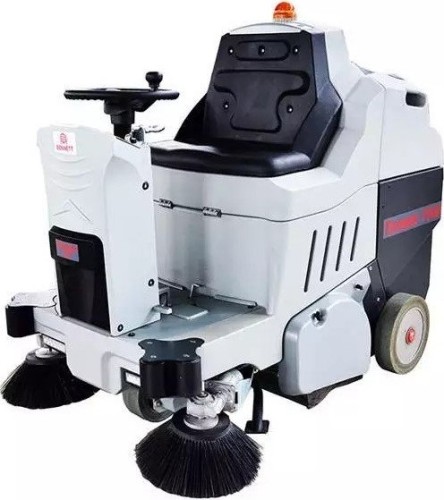 Машина подметальная Bennett Tornado T700BD (Li-ion 200А) с местом оператора BNT93181