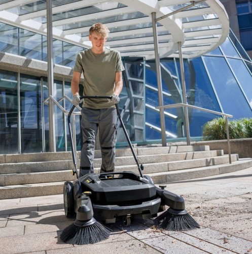 Машина подметальная KARCHER KM 70/20 C 2SB Anniversary Edition ручная 1.517-100.0 - изображение 4