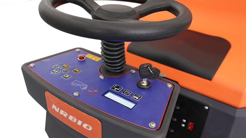 Машина поломоечная NOBLELIFT NR 810 (GEL 200Ah), с сиденьем оператора NR810-GEL - изображение 5