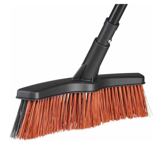 Метла FISKARS Solid средняя  1025921