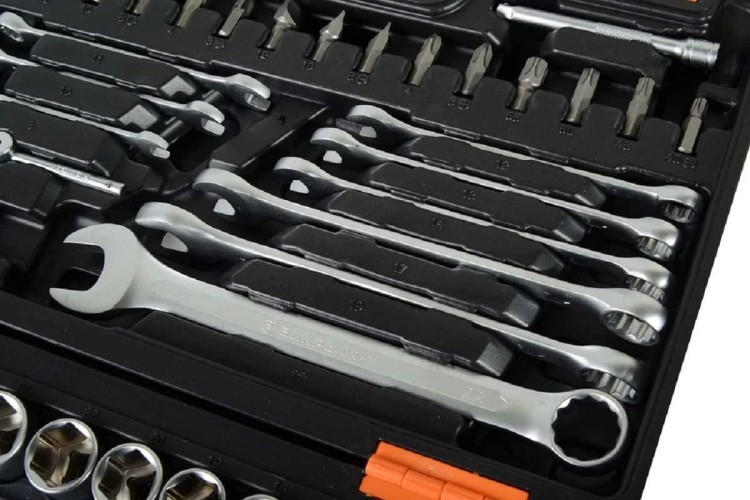 Набор инструментов ВИХРЬ АВТО, 1/2", 1/4", CrV в кейсе 82 предм. 73/6/7/6 - изображение 3