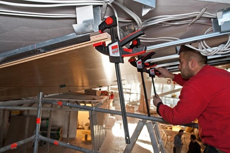 Набор струбцин BESSEY EZS11-4SET пистолетного типа 2.7 кн,110x40 мм, 2 шт. BE-EZS11-4SET - изображение 5