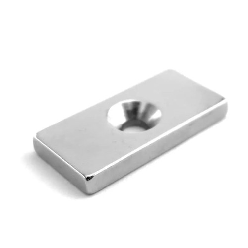 Неодимовый магнит REXANT 72-3702 прямоугольник 20х10х3 мм с зенковкой 6х3 мм, 2 шт