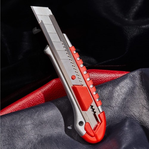 Нож для строительных работ REXANT 12-4918 с сегментированным лезвием 25 мм - изображение 3