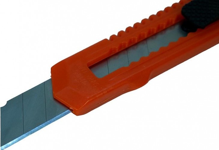 Нож для строительных работ Sturm 1076-09-01 18 мм, выдвиж. лезвие, механ. фиксатор - изображение 3