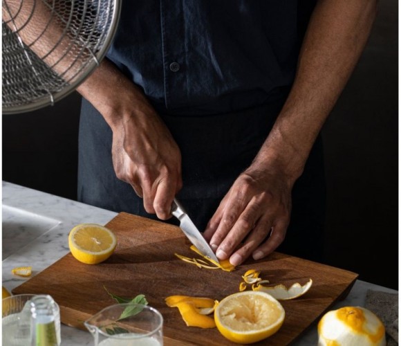 Нож FISKARS 1062887 для чистки овощей, цельнометаллический, 10см - изображение 4