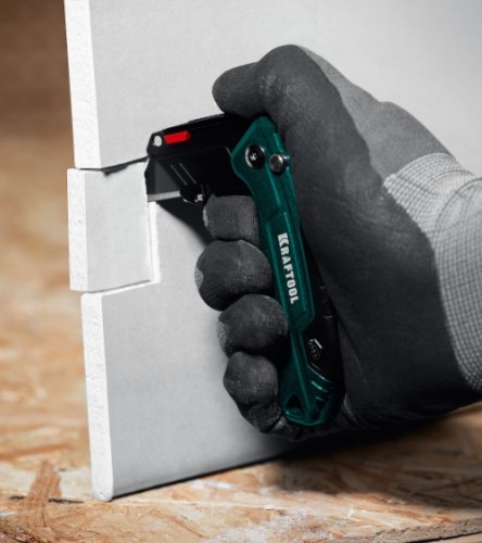 Нож складной KRAFTOOL KOMPAKT-А24 с трапециевидным лезвием 09242 - изображение 4