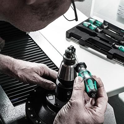 Отвертка динамометрическая WERA 300 IP 10 IP  2,0 Nm   WE-028044 WE-028044 - изображение 2