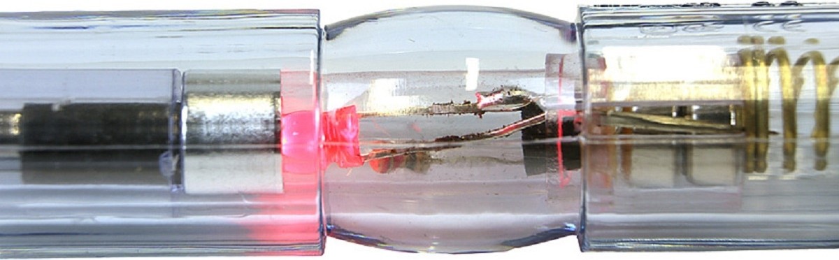 Отвертка индикаторная Sturm 1040-03-VT контактный и бесконтактный метод - изображение 2