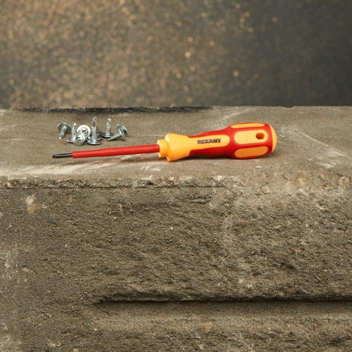 Отвертка крестовая REXANT PH0х75 мм диэлектрическая до 1000В 12-4715 - изображение 3