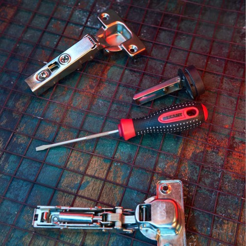 Отвертка шлицевая REXANT SL 3х75 мм S2 трехкомпонентная рукоятка сталь 12-4721-1 - изображение 3