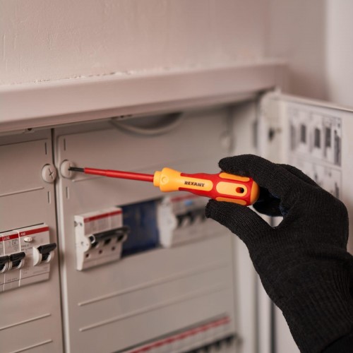 Отвертка шлицевая REXANT SL3х75 мм диэлектрическая до 1000В 12-4711 - изображение 5