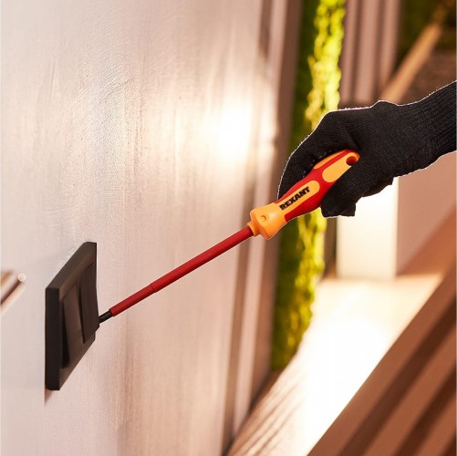 Отвертка шлицевая REXANT SL6х150 мм диэлектрическая до 1000В 12-4714 - изображение 3