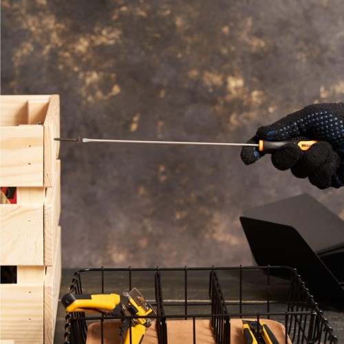 Отвертка шлицевая REXANT SL 3х200 мм Cr-V двухкомпонентная рукоятка 12-6423 - изображение 3