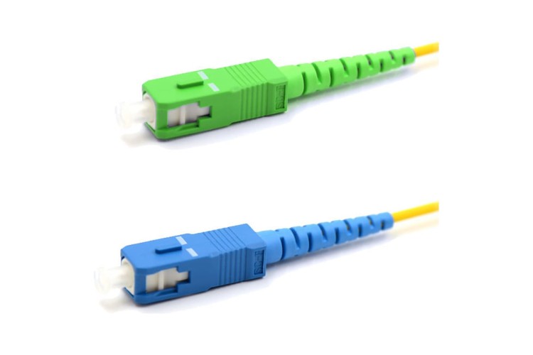 Патч-корд оптический REXANT 50-2063 9/125 (OS2), SC/APC-SC/UPC, (Simplex), LSZH, 15м