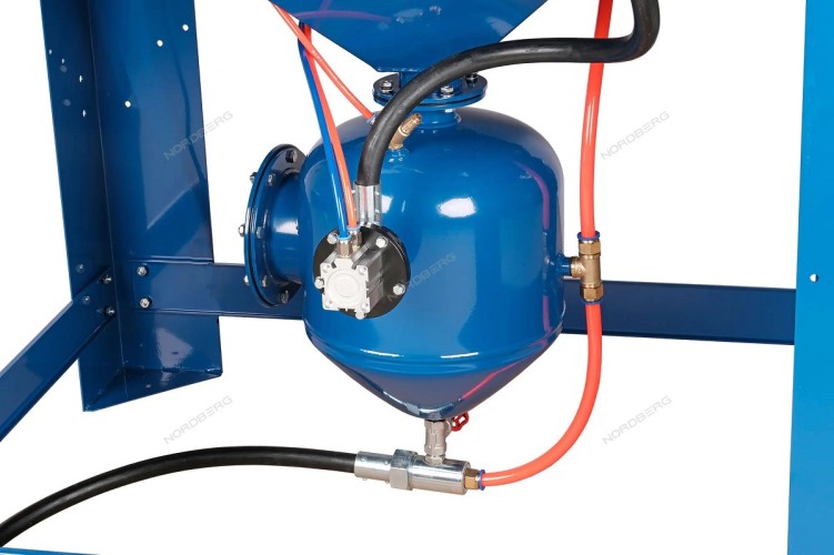 Пескоструйная камера NORDBERG NS10P с напорной системой подачи абразива и циклонной фильтрацией NS10P - изображение 4