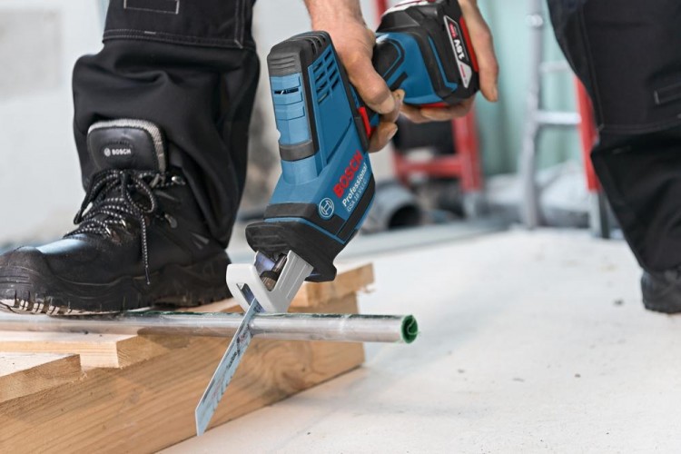 Пила сабельная аккумуляторная BOSCH GSA 18 V-LI C 0615990M3Y 1х4,0Ач, картон - изображение 3