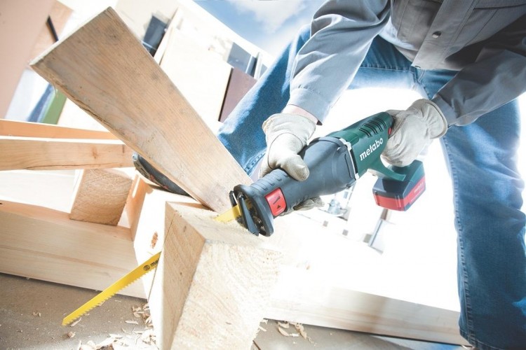 Пила сабельная аккумуляторная METABO ASE 18 LTX  2х4.0 Ач  602269610 - изображение 2