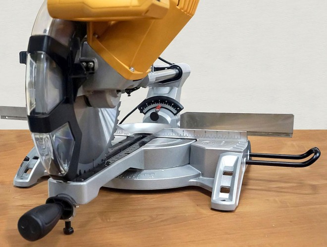 Пила торцовочная сетевая КОРВЕТ 6-330С 90062 - изображение 2