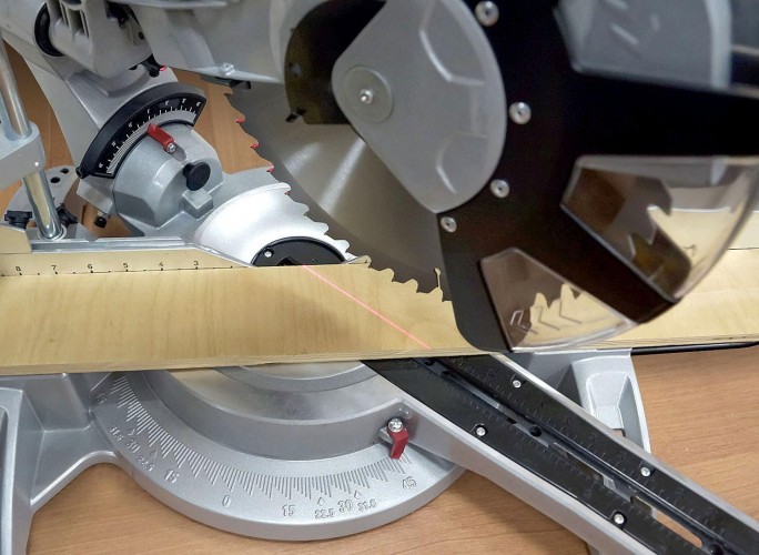 Пила торцовочная сетевая КОРВЕТ 6-330С 90062 - изображение 4